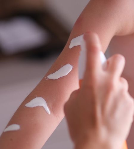 6 Najboljših Otroških Losjonov Za Po Sončenju (Je Otroka Opeklo?)